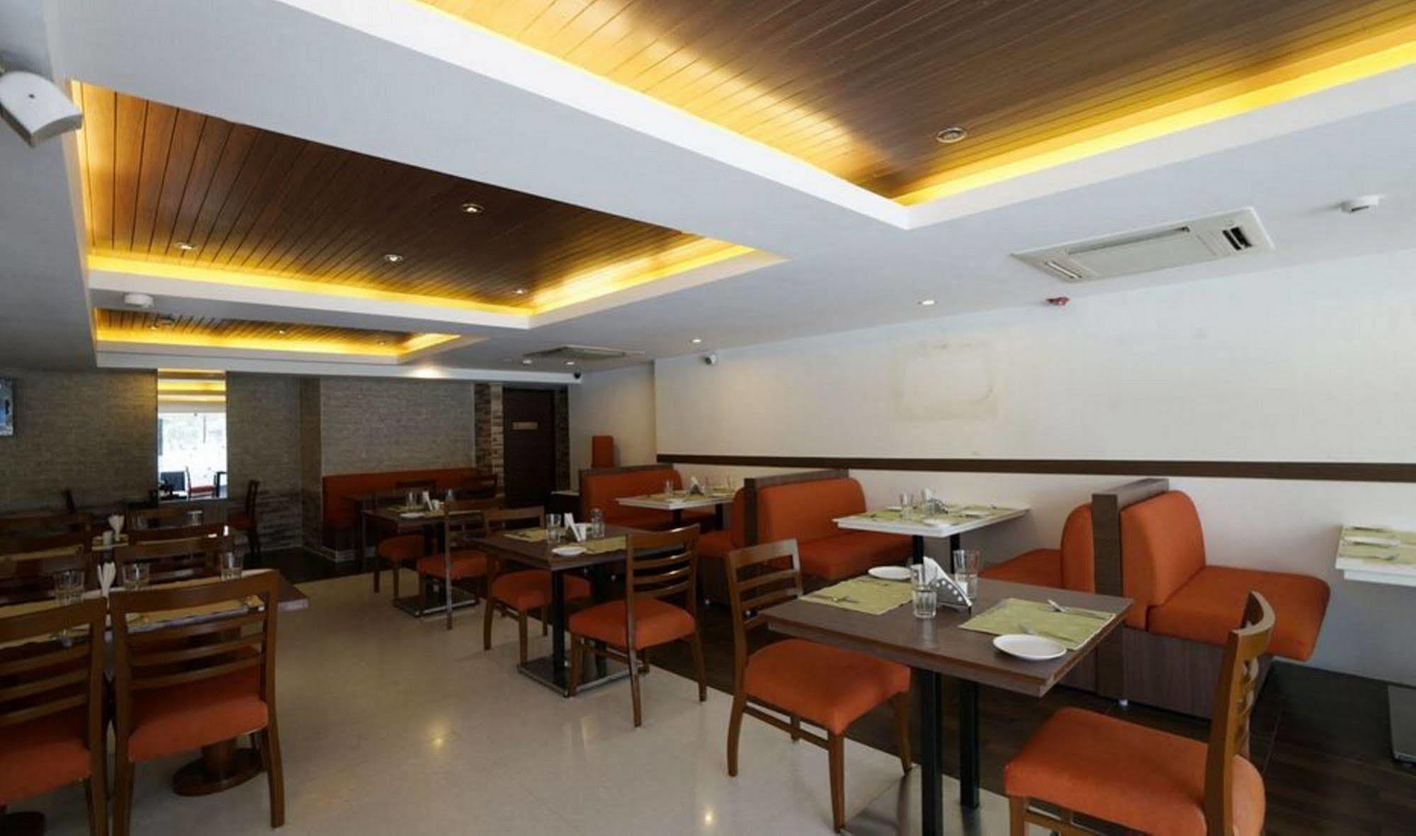 Hotel Marina Inn Egmore Chennai Exteriör bild